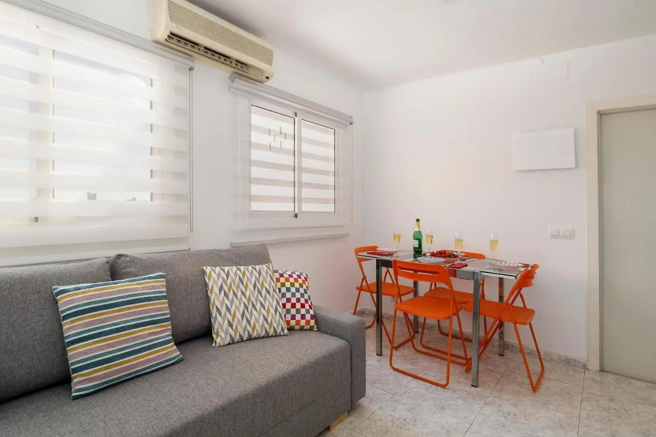 Barcelona Sunny Terrace Apartamento L'Hospitalet de Llobregat 0*,  Espanha
